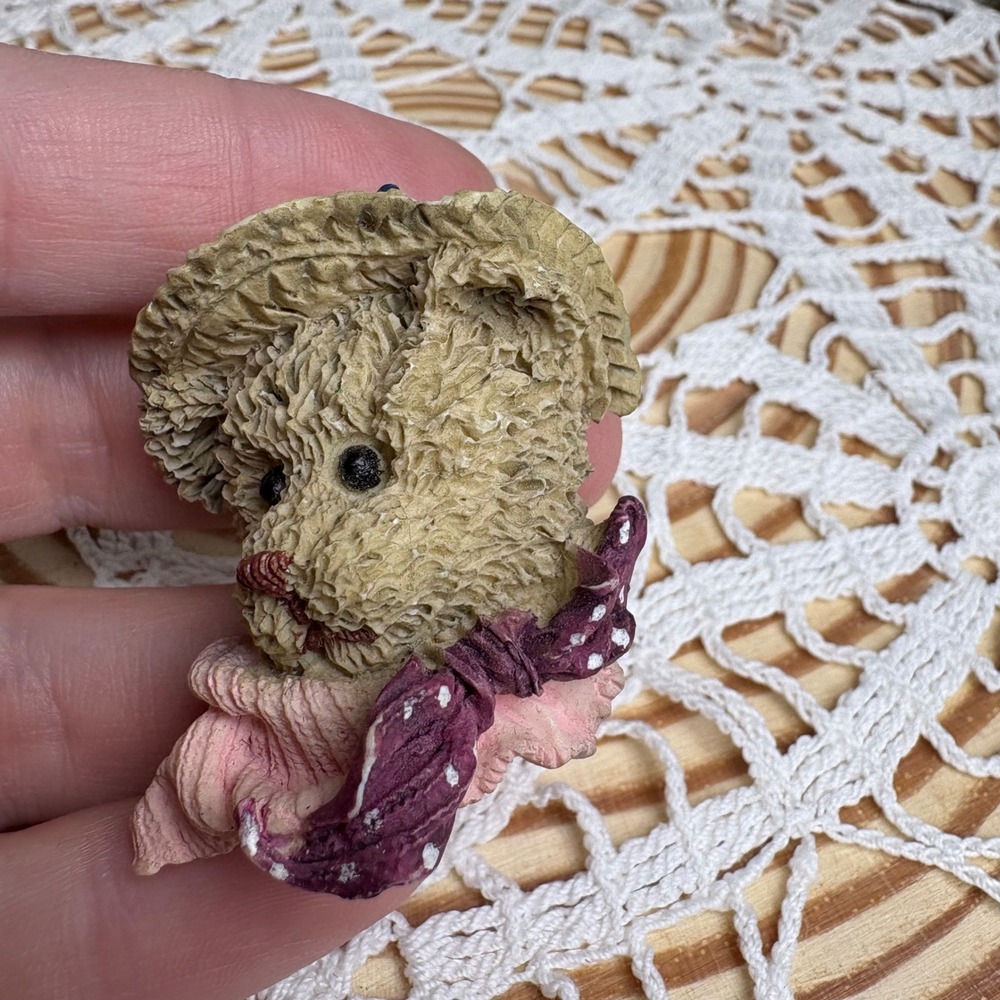 Vintage Unsigned Boyd Style Teddy Bear Brooch Cottagecore Textured Resin - Picture 4 of 7